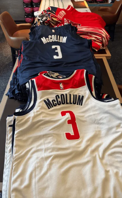 必赢体育-还适应吗？CJ-麦科勒姆社媒晒出新东家奇才球衣